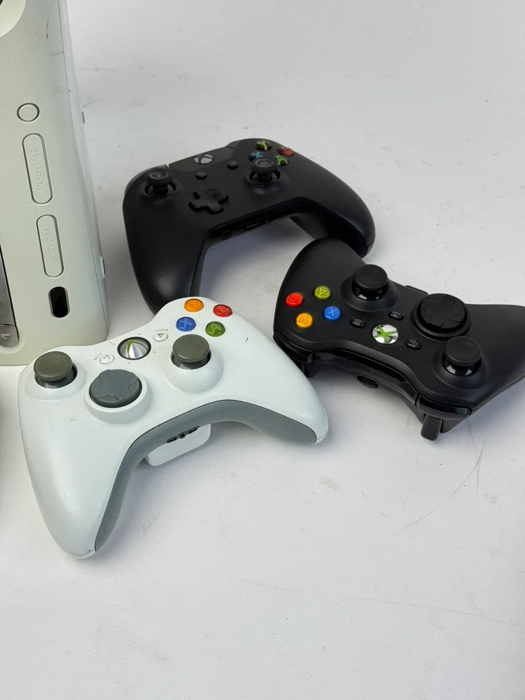 Xbox 360 Console with Controllers image indicator(4)