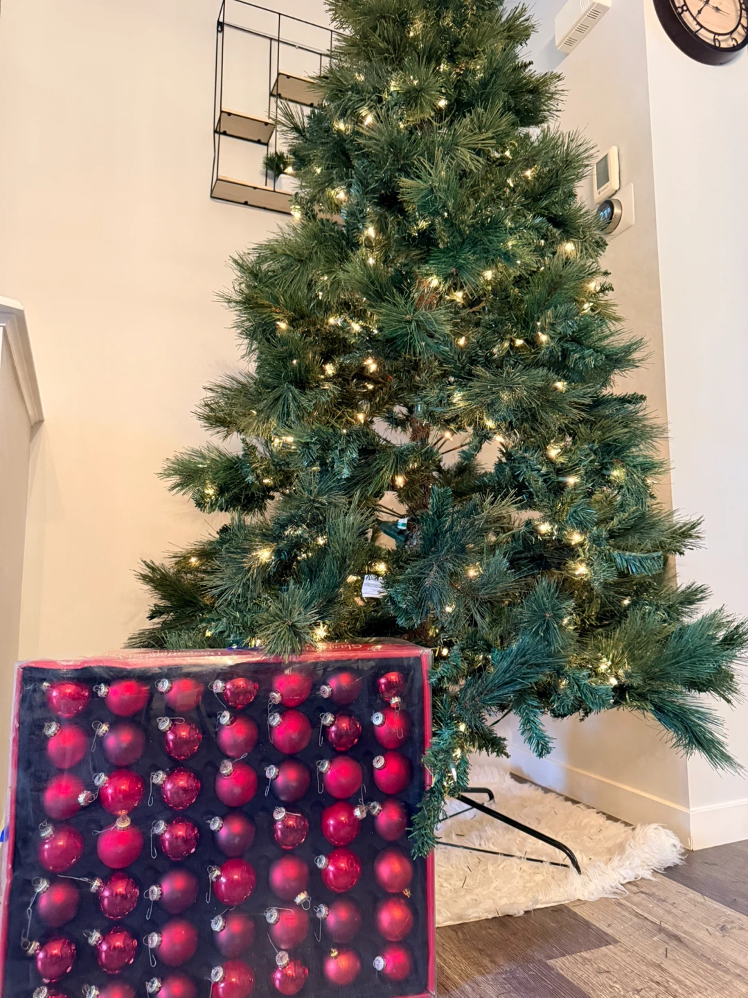 Pre-lit Artificial Christmas Tree with Ornaments