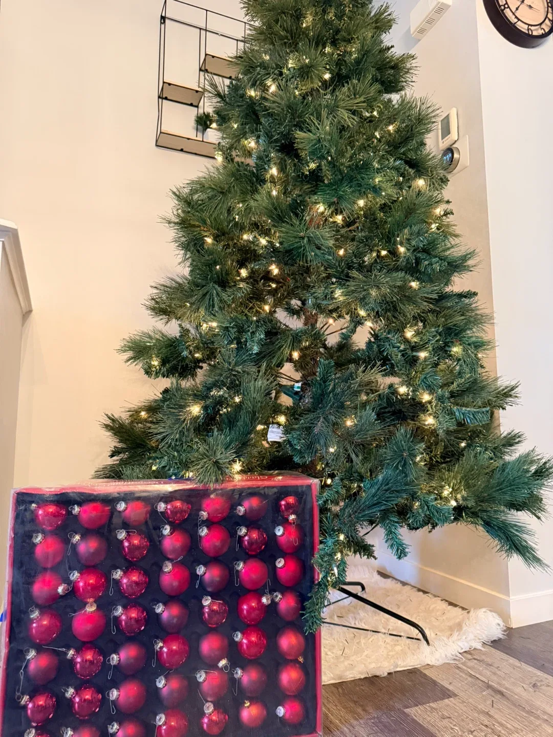 Pre-lit Artificial Christmas Tree with Ornaments