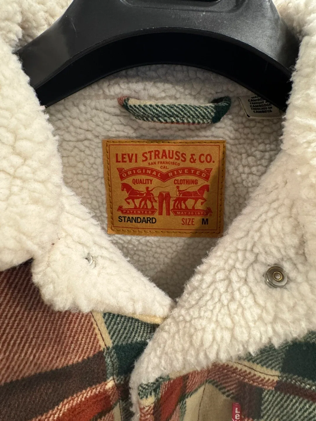 Levi’s plaid Sherpa trucker jacket image indicator(2)