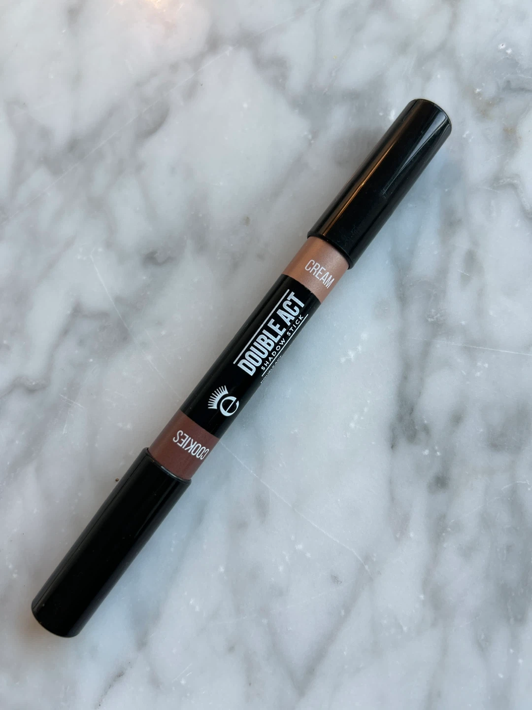 Double Act Shadow Stick - Cookies & Cream