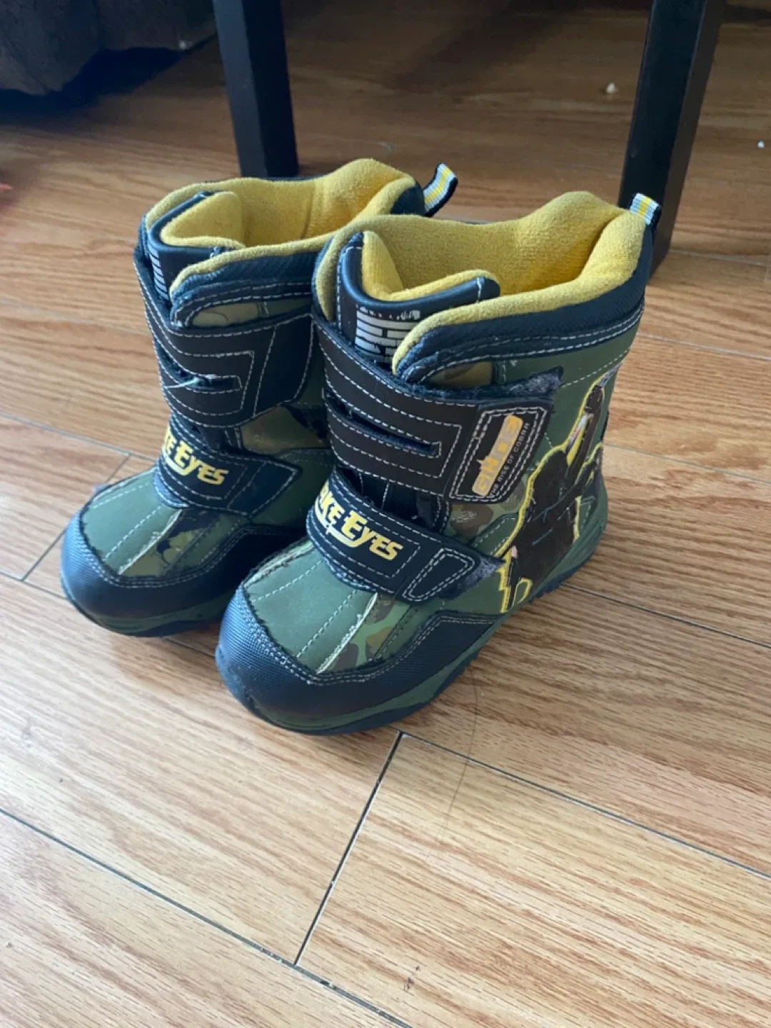 Joe Kids' Winter Boots, Size 8 thumbnail