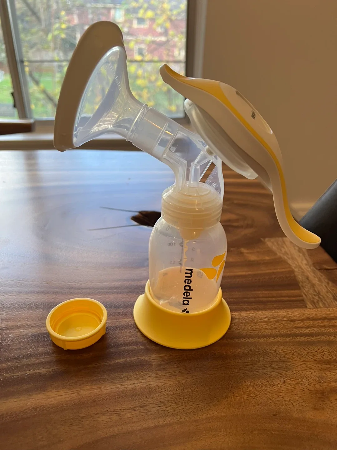 Medela Harmony Manual Breast Pump with Box image indicator(3)