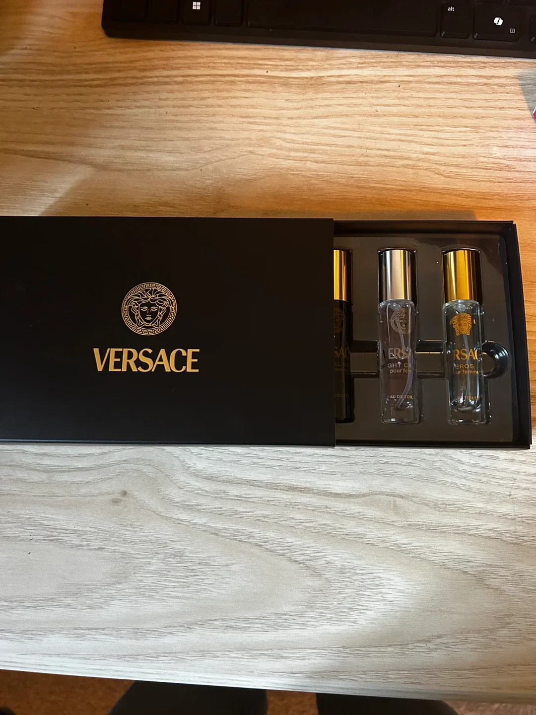 Versace Miniature Perfume Set - 5 Piece image indicator(4)