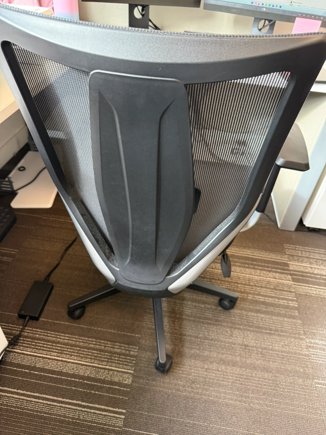 Ergonomic Mesh Office Chair - photo 2