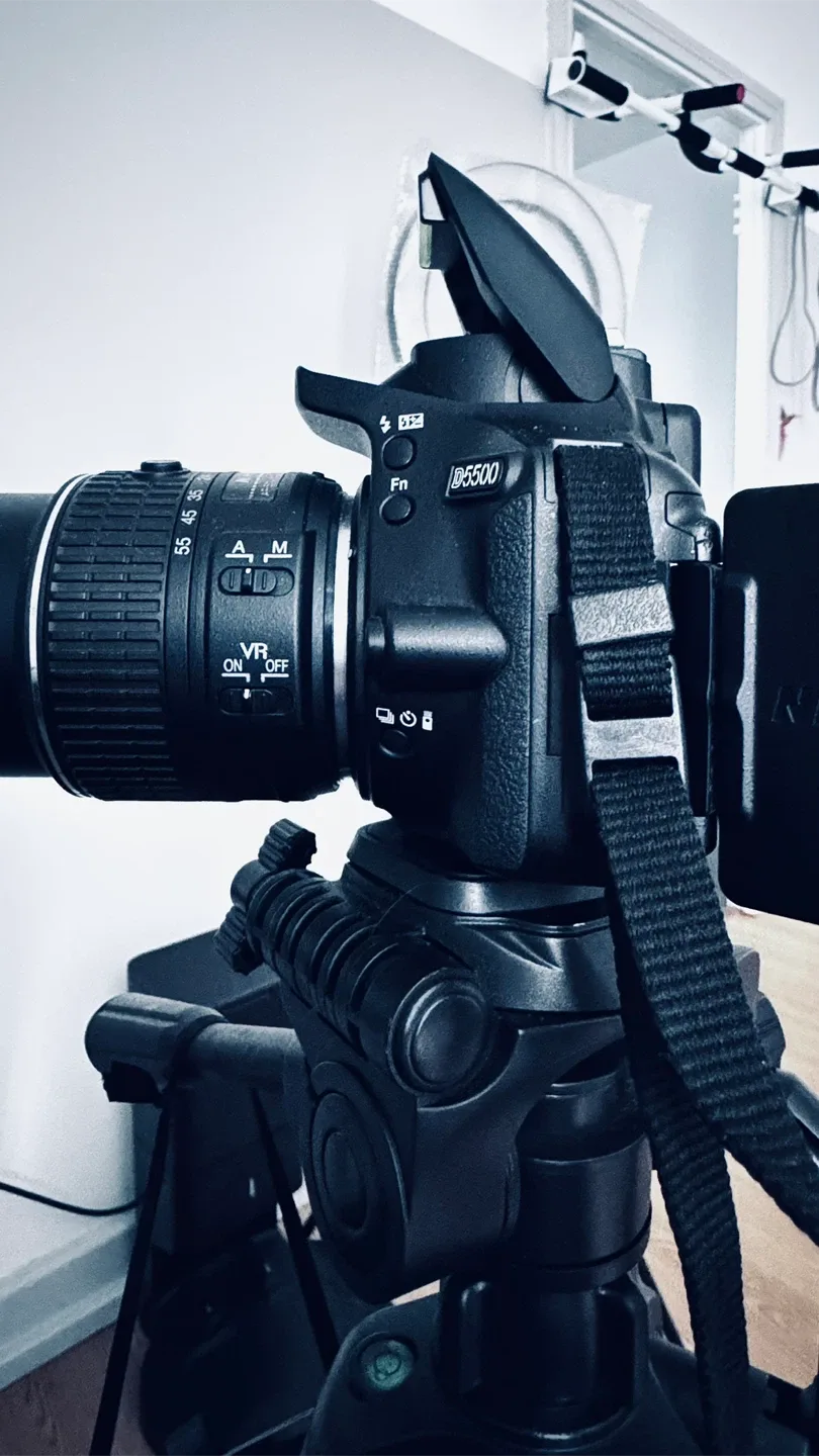 Nikon D5500 DSLR Camera with 18-55mm Lens & Tripod image indicator(3)