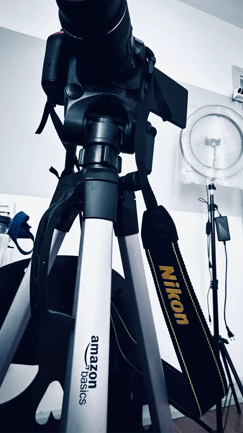 Nikon D5500 DSLR Camera with 18-55mm Lens & Tripod image indicator(5)