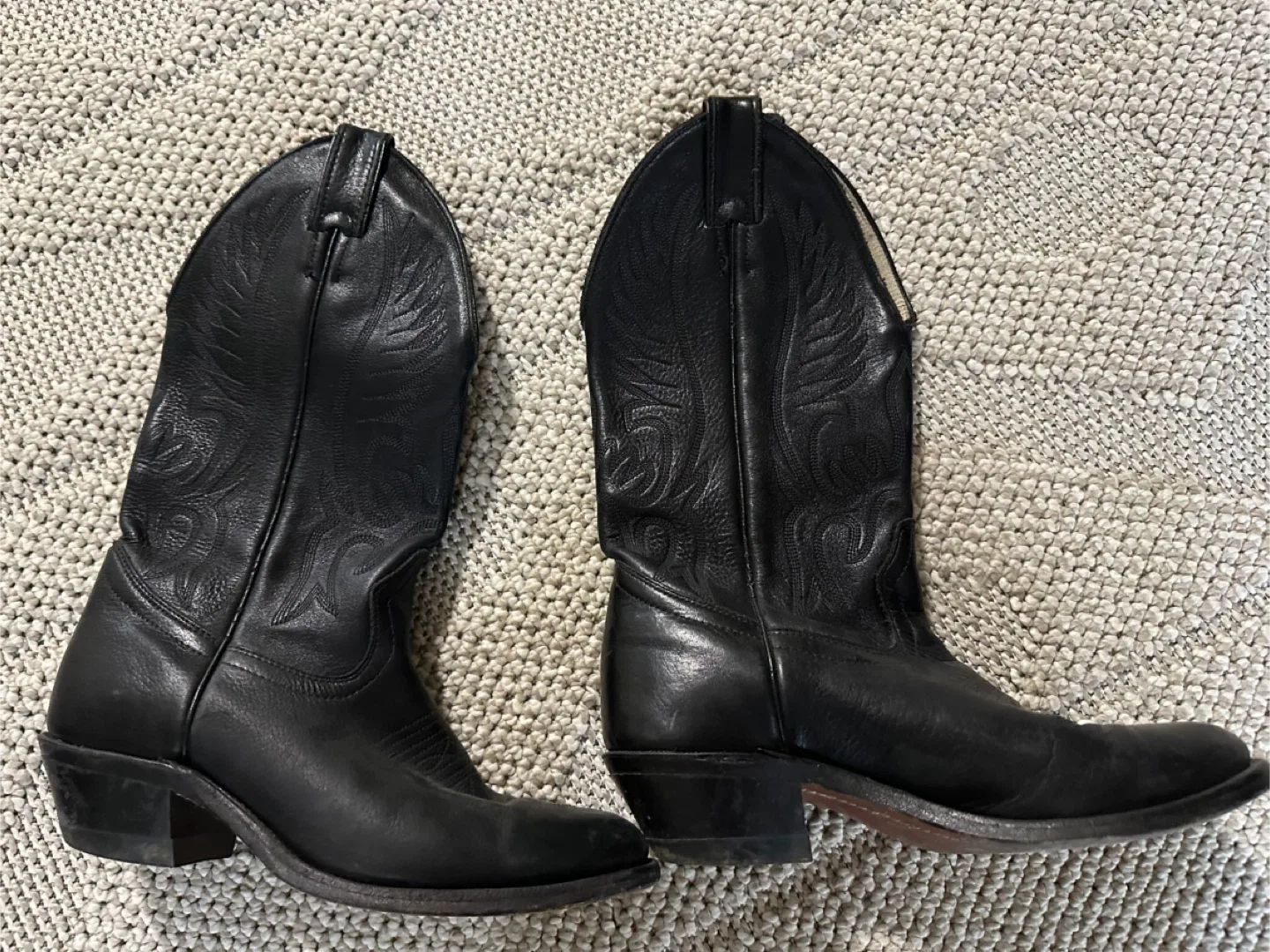 Boulet Woman’s Cowboy Boots (size 6.5) image indicator(2)