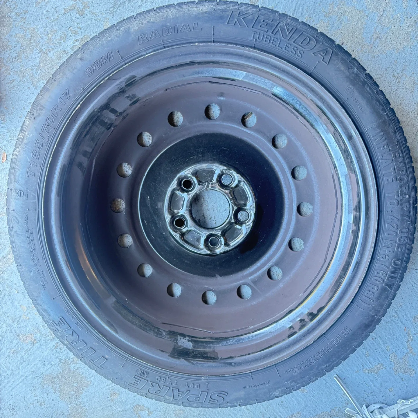 Hunda civic 2020 Kenda T125/70R17 Spare Tire with Tools image indicator(2)