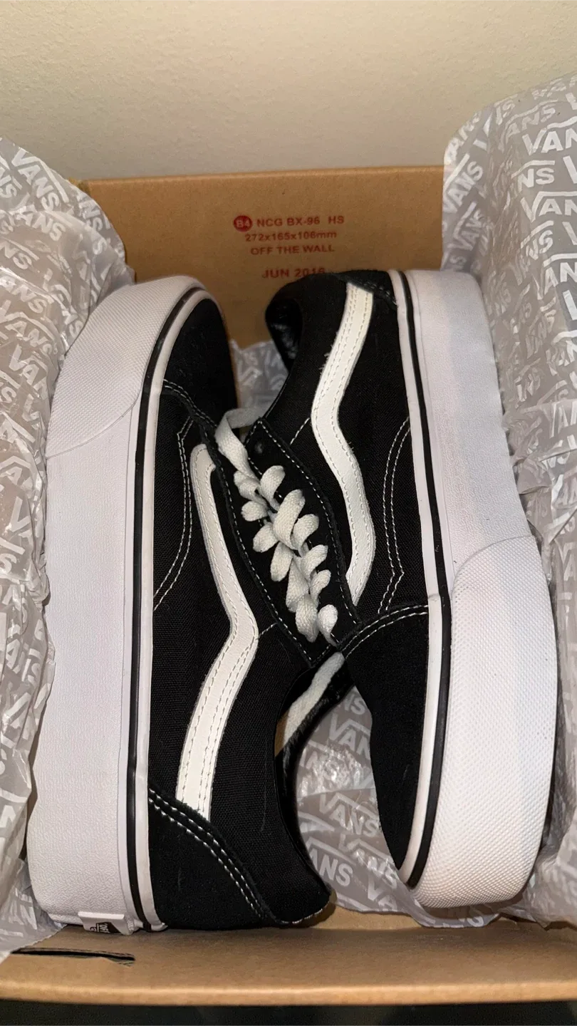 Vans Old Skool Platform Shoes - Black/White - Women's US 6.5