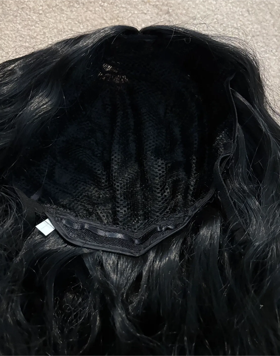 Beautiful Black Wig (20 inches length) image indicator(3)