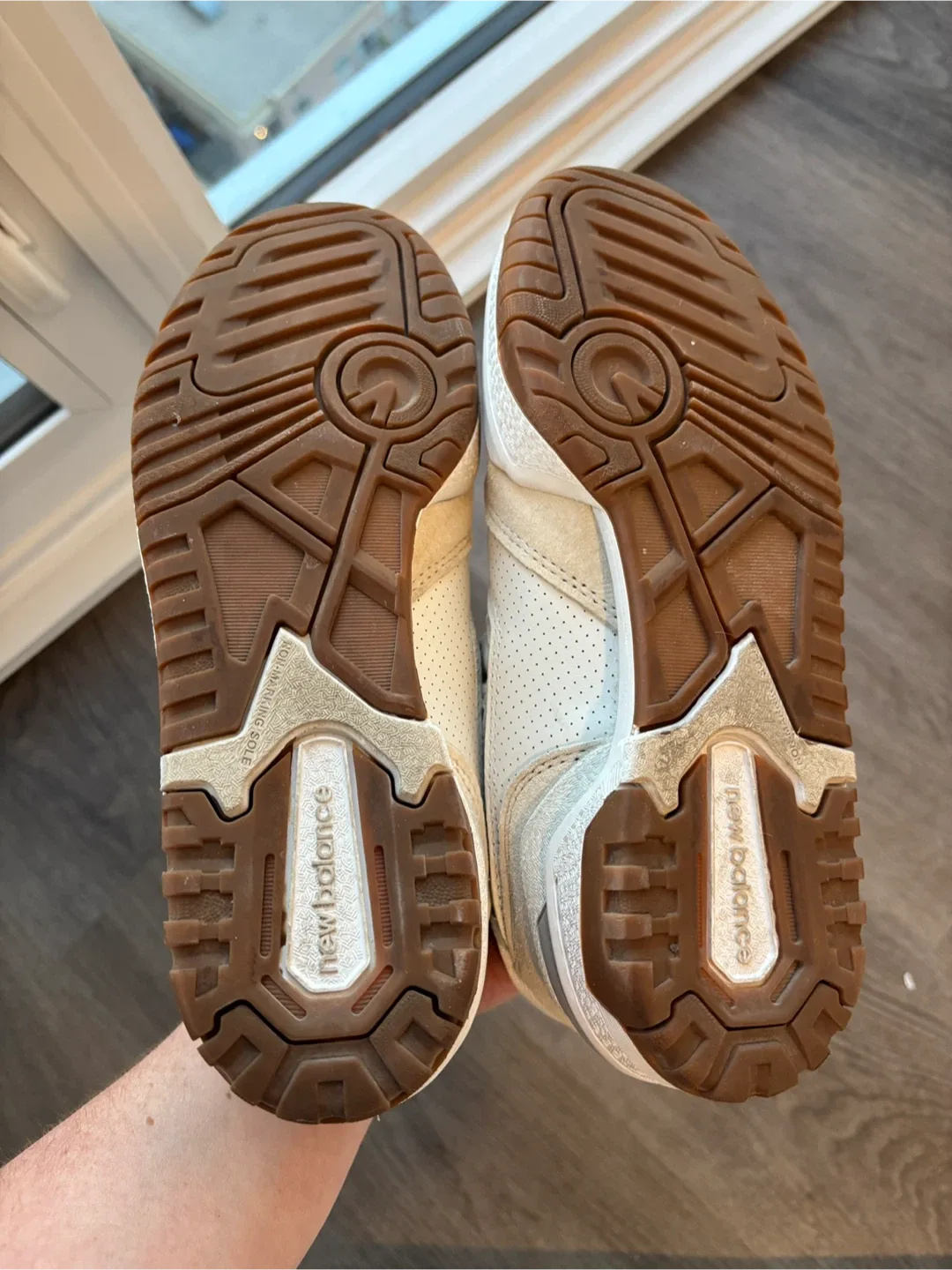 New Balance 550 Sneakers (Women’s size 6.5) image indicator(5)