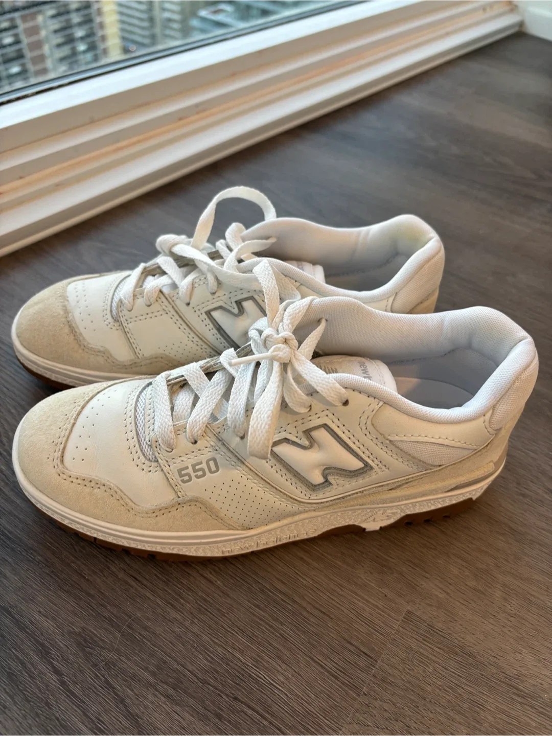 New Balance 550 Sneakers (Women’s size 6.5) thumbnail