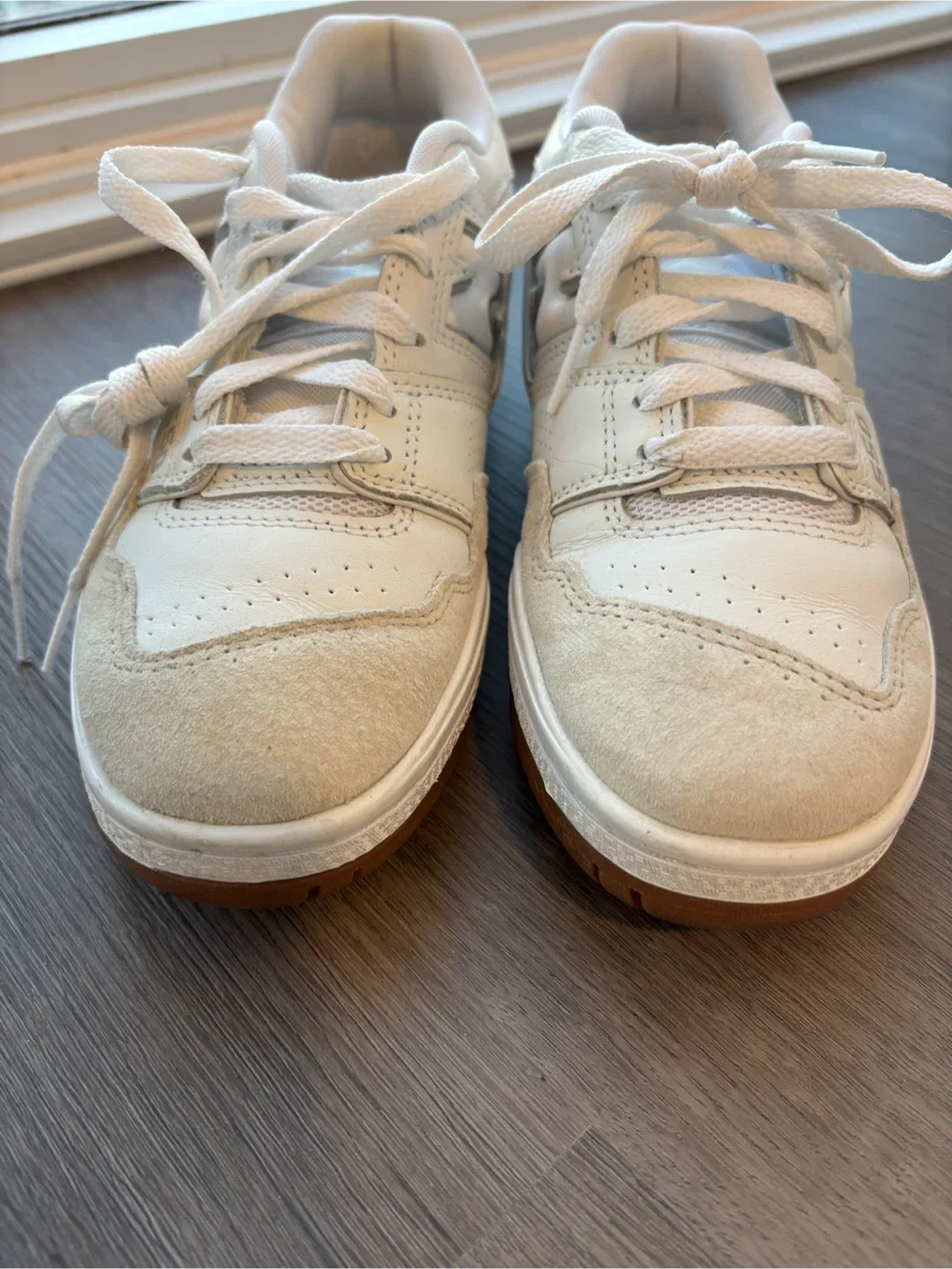 New Balance 550 Sneakers (Women’s size 6.5) image indicator(4)