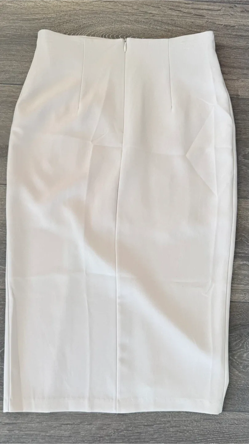 Beige Pencil Skirt with Slit image indicator(2)