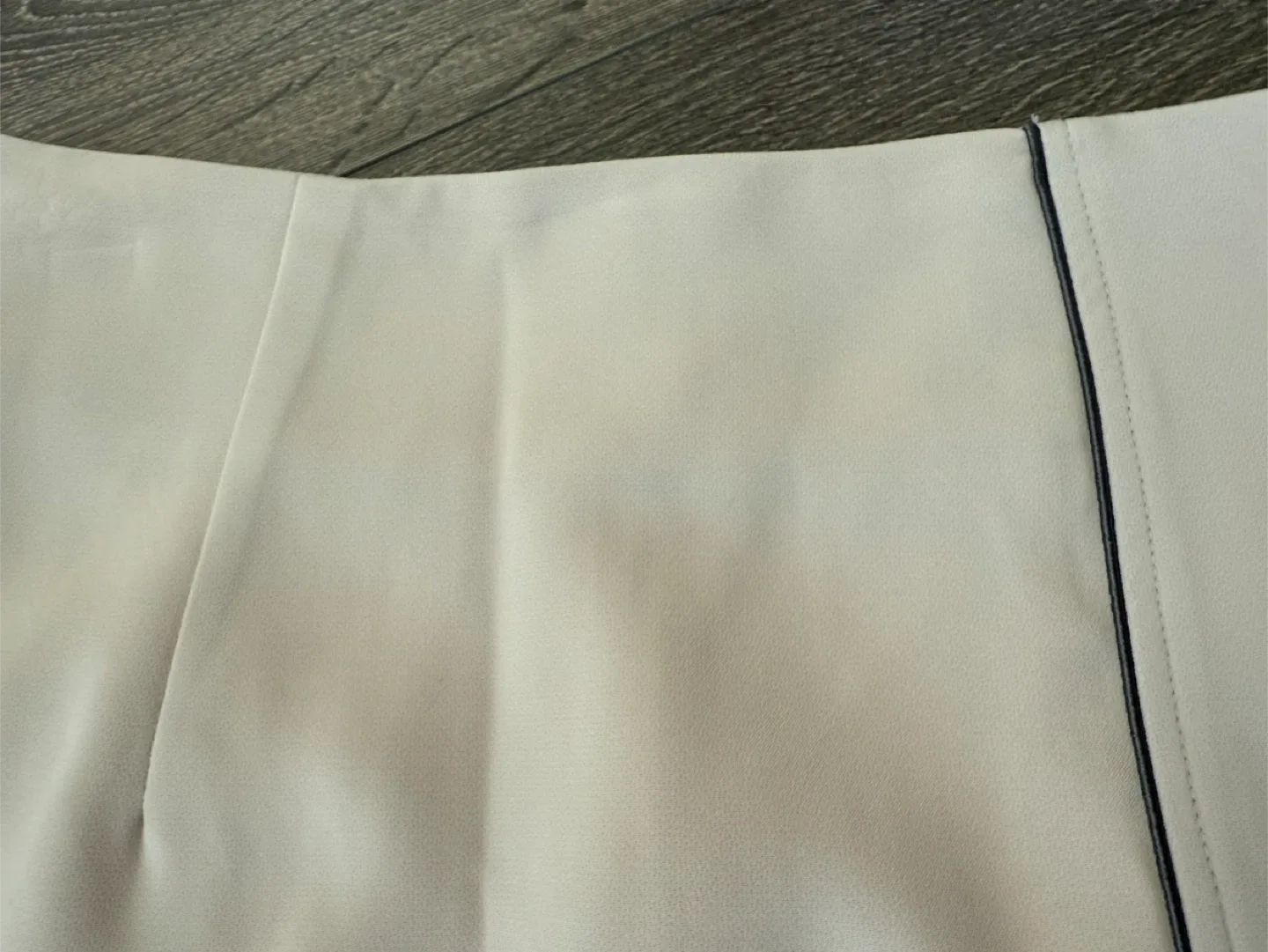 Beige Pencil Skirt with Slit image indicator(6)