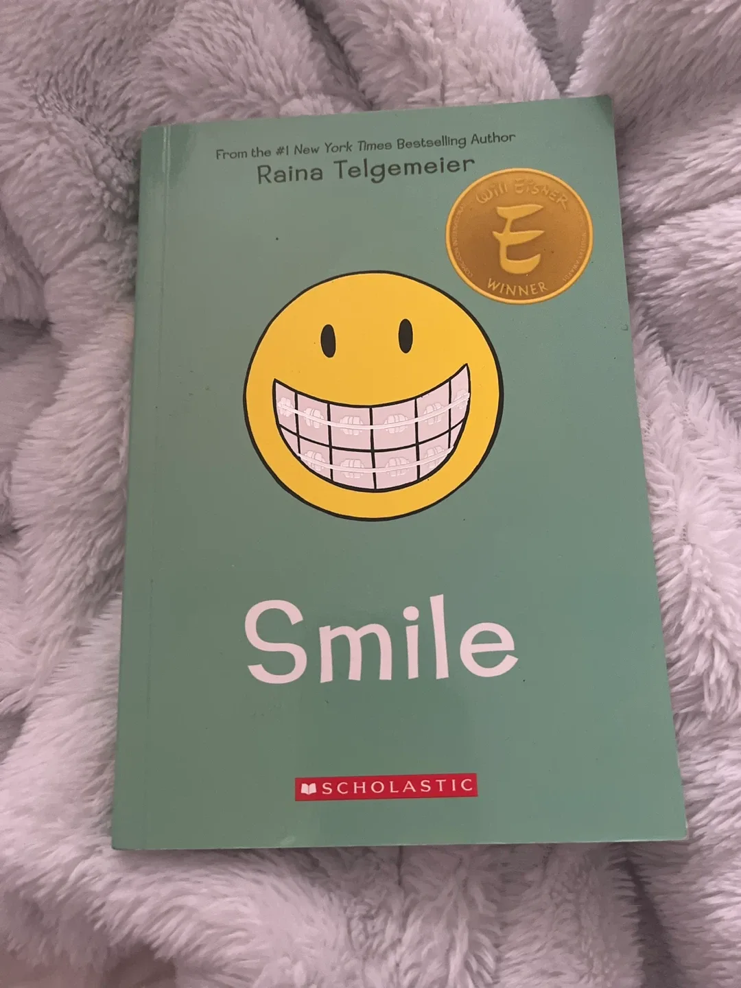 Smile by Raina Telgemeier thumbnail