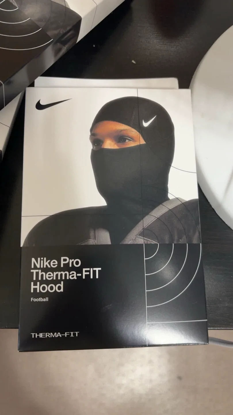 Nike Pro Therma-FIT Football Hood - New image indicator(2)