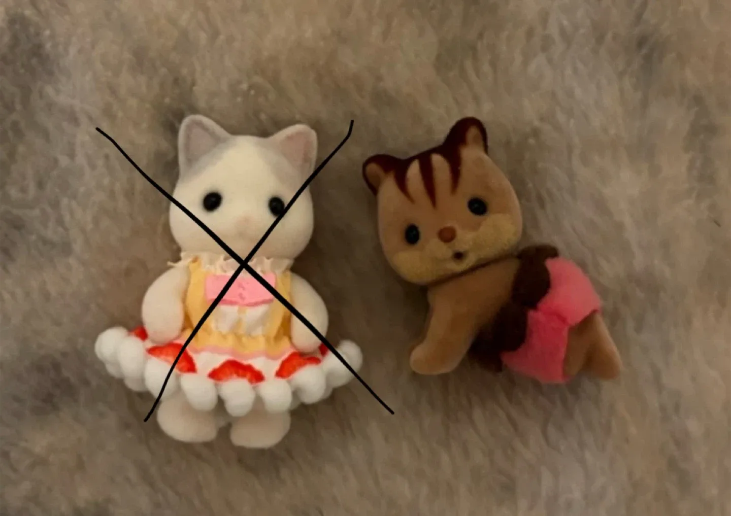 Monster High & Calico Critters Figures image indicator(2)