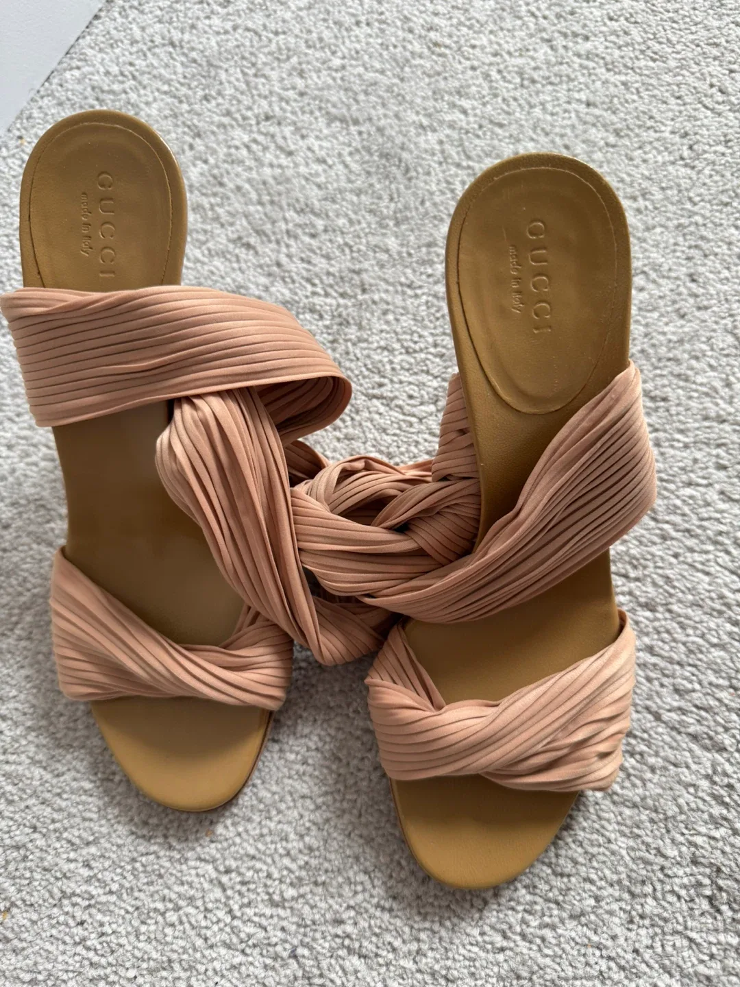 Gucci Heels, Size 6B thumbnail