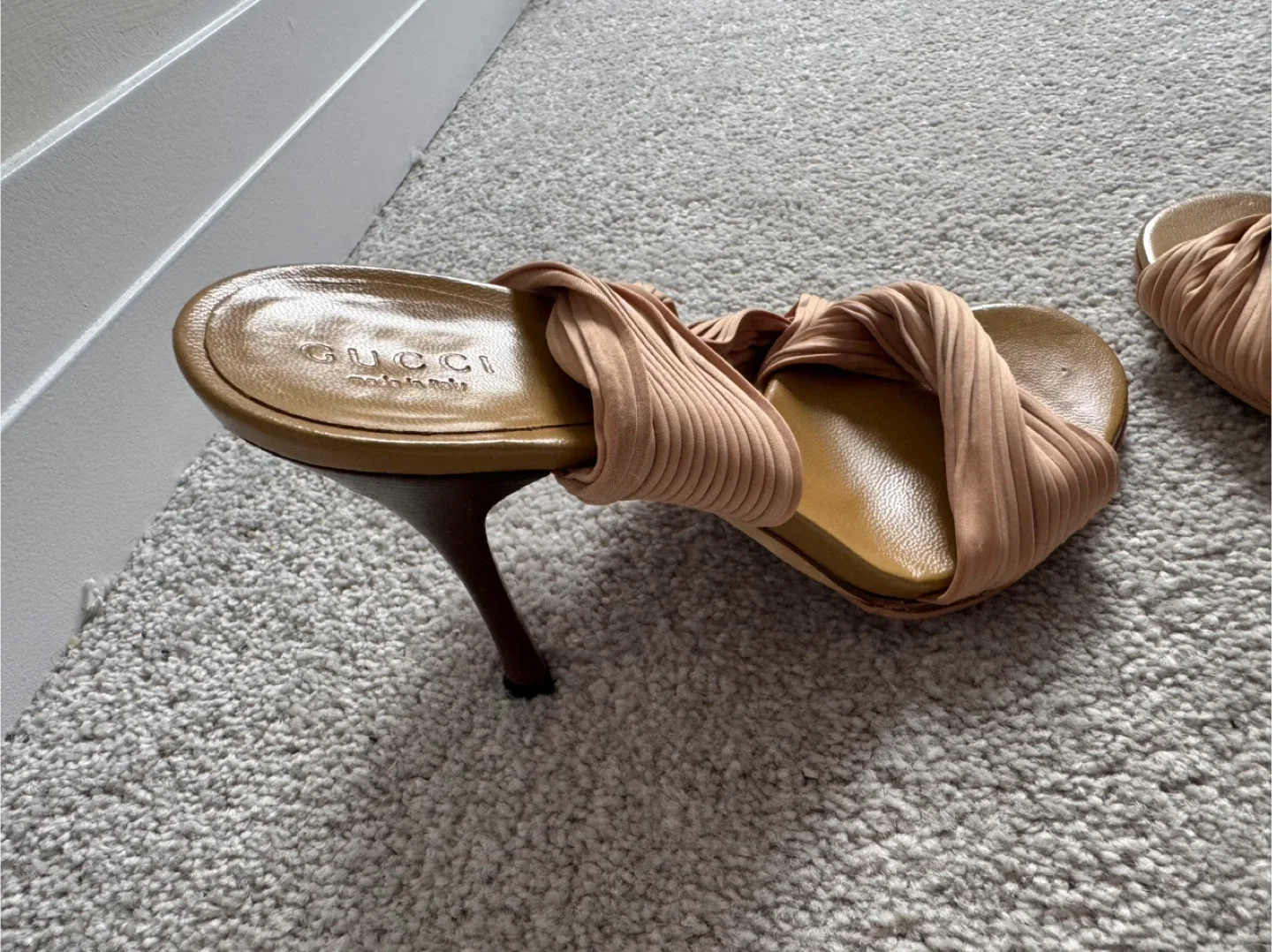 Gucci Heels, Size 6B image indicator(2)