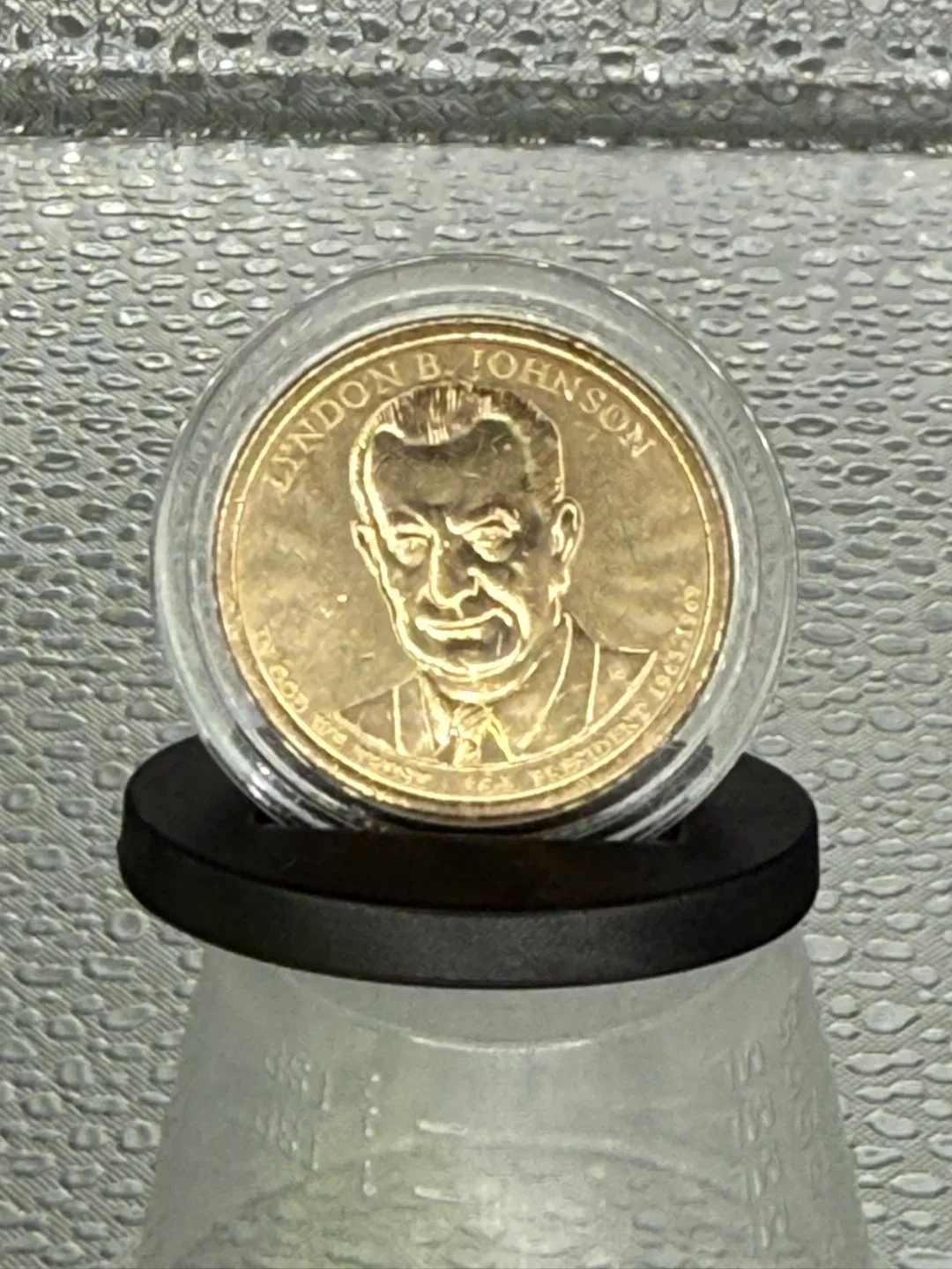 Lyndon B. Johnson $1 gold Coin thumbnail