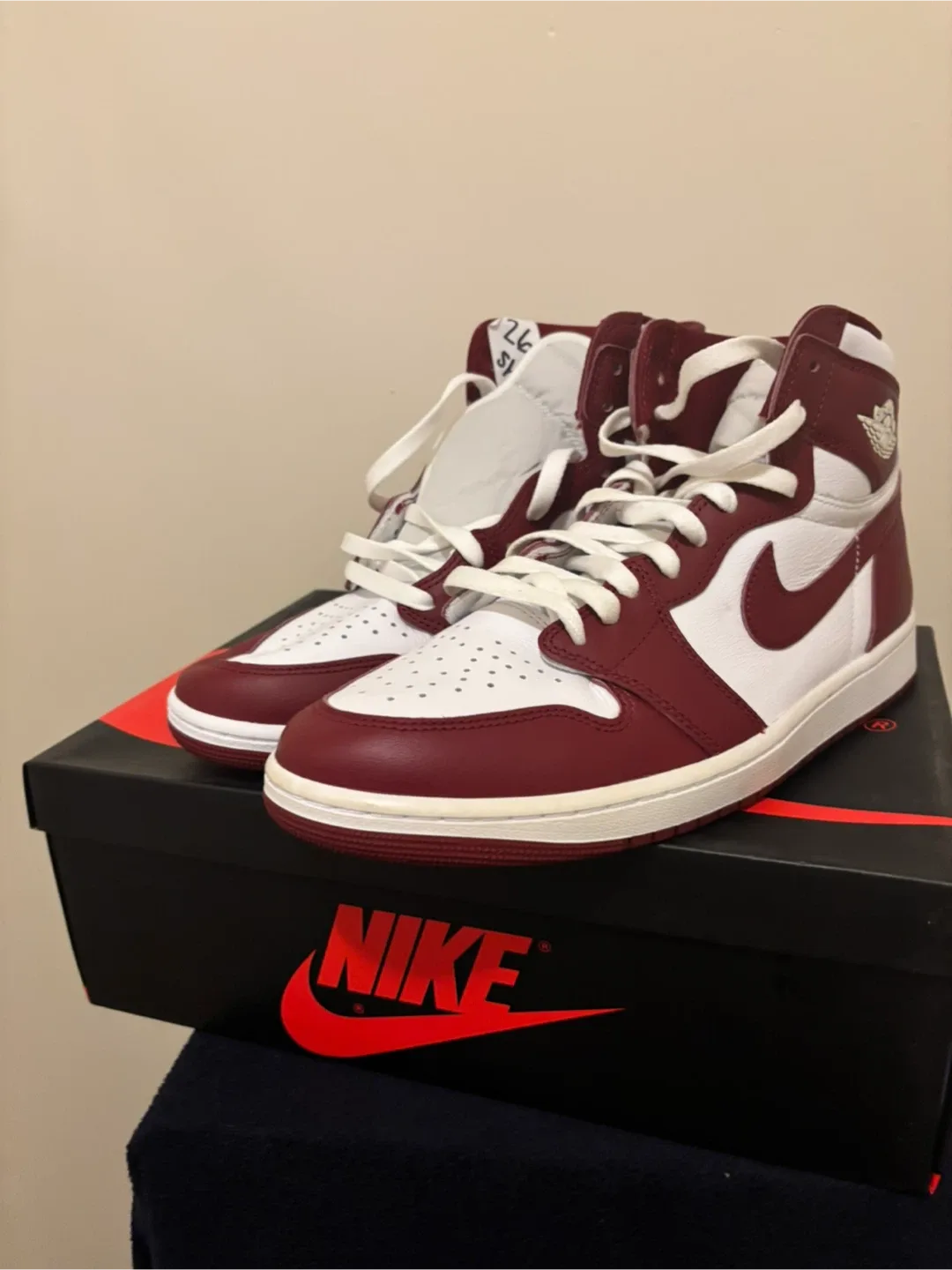 Nike Air Jordan 1 High Bordeaux image indicator(2)