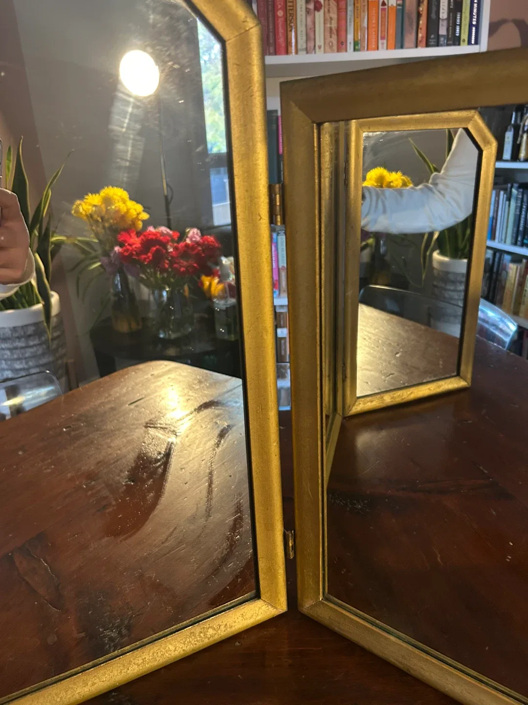 Vintage trifold Vanity Mirror - Gold Trim image indicator(3)