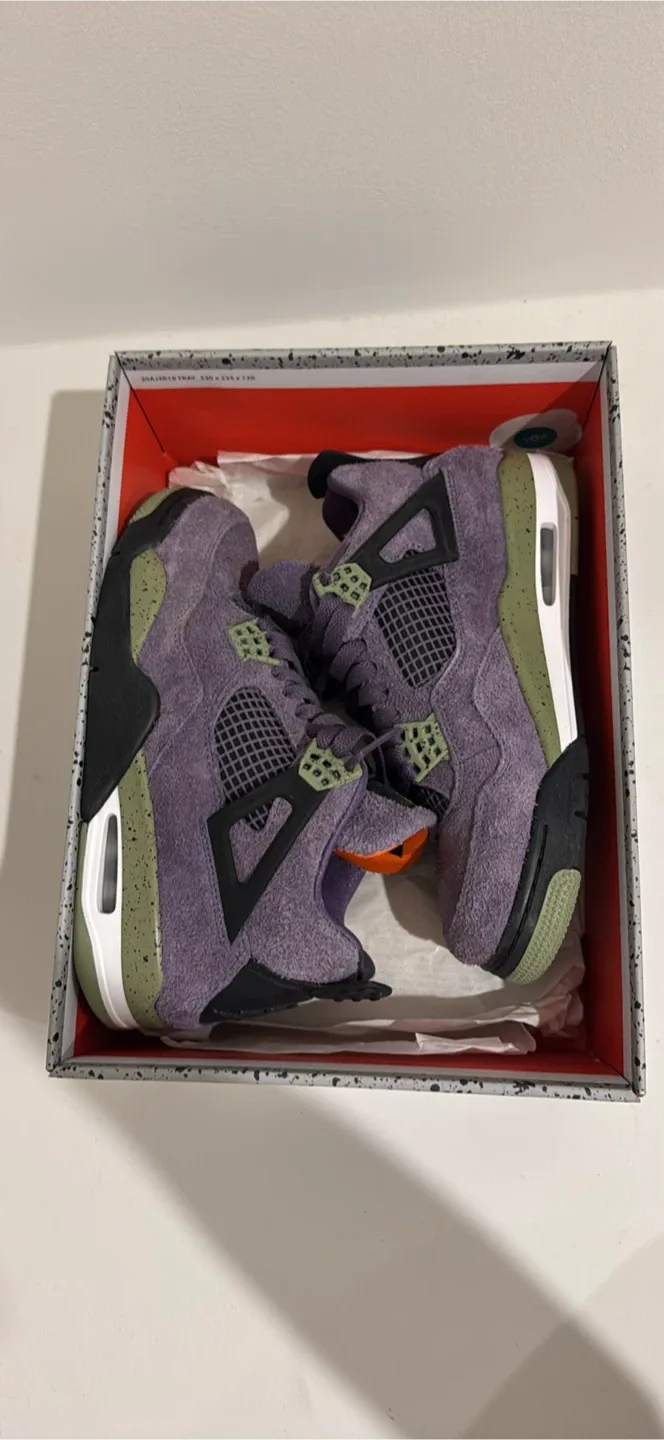 Air Jordan 4 Retro Canyon Purple (Size 9) image indicator(2)