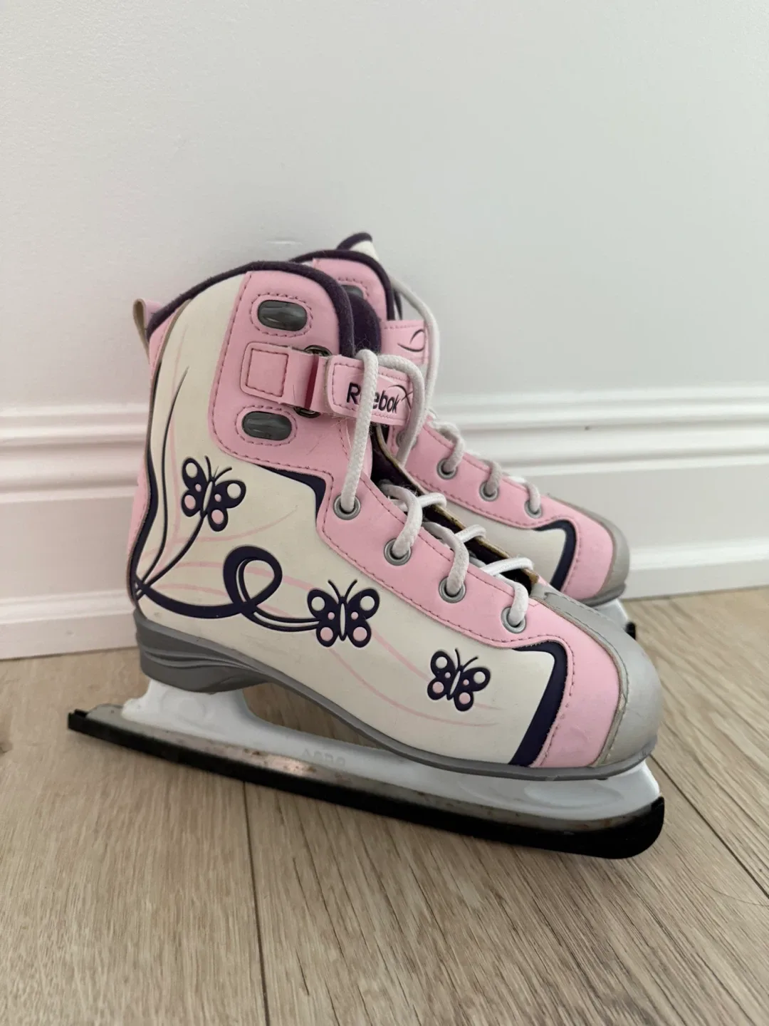 Reebok Girl's Ice Skates - Size 2 image indicator(2)