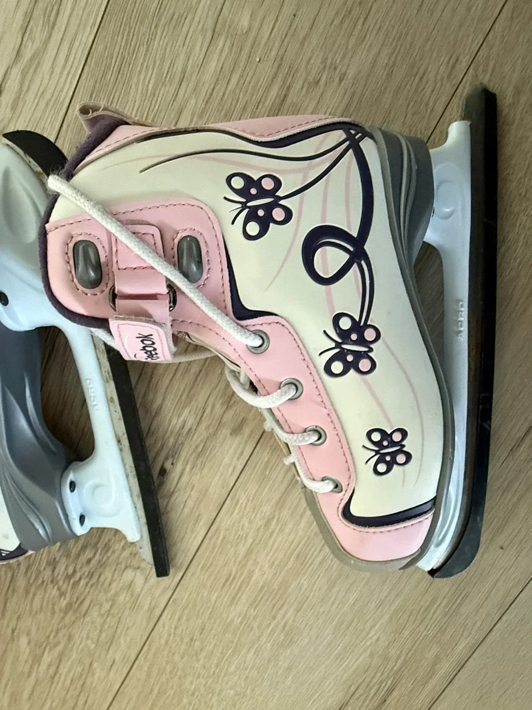 Reebok Girl's Ice Skates - Size 2 image indicator(8)