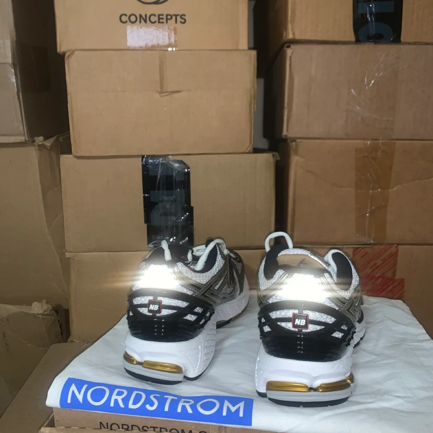 New Balance 1906R White/Gold US 7 image indicator(6)