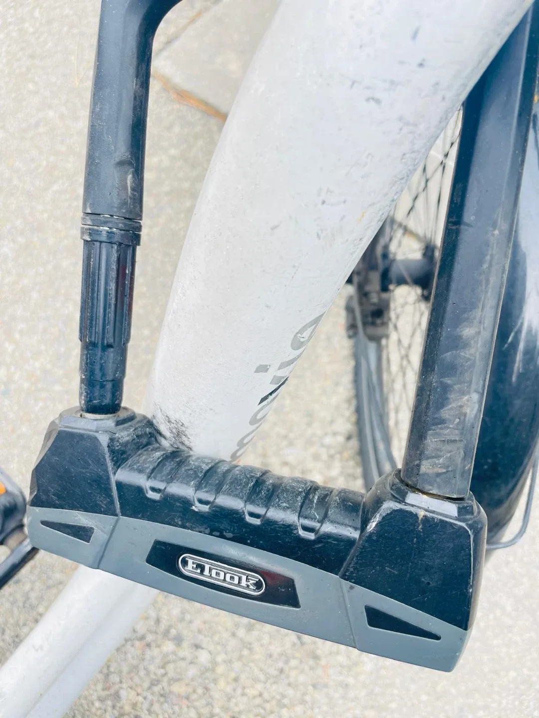 Electric Bicycle Lithium Battery & Tankx Helmet image indicator(4)