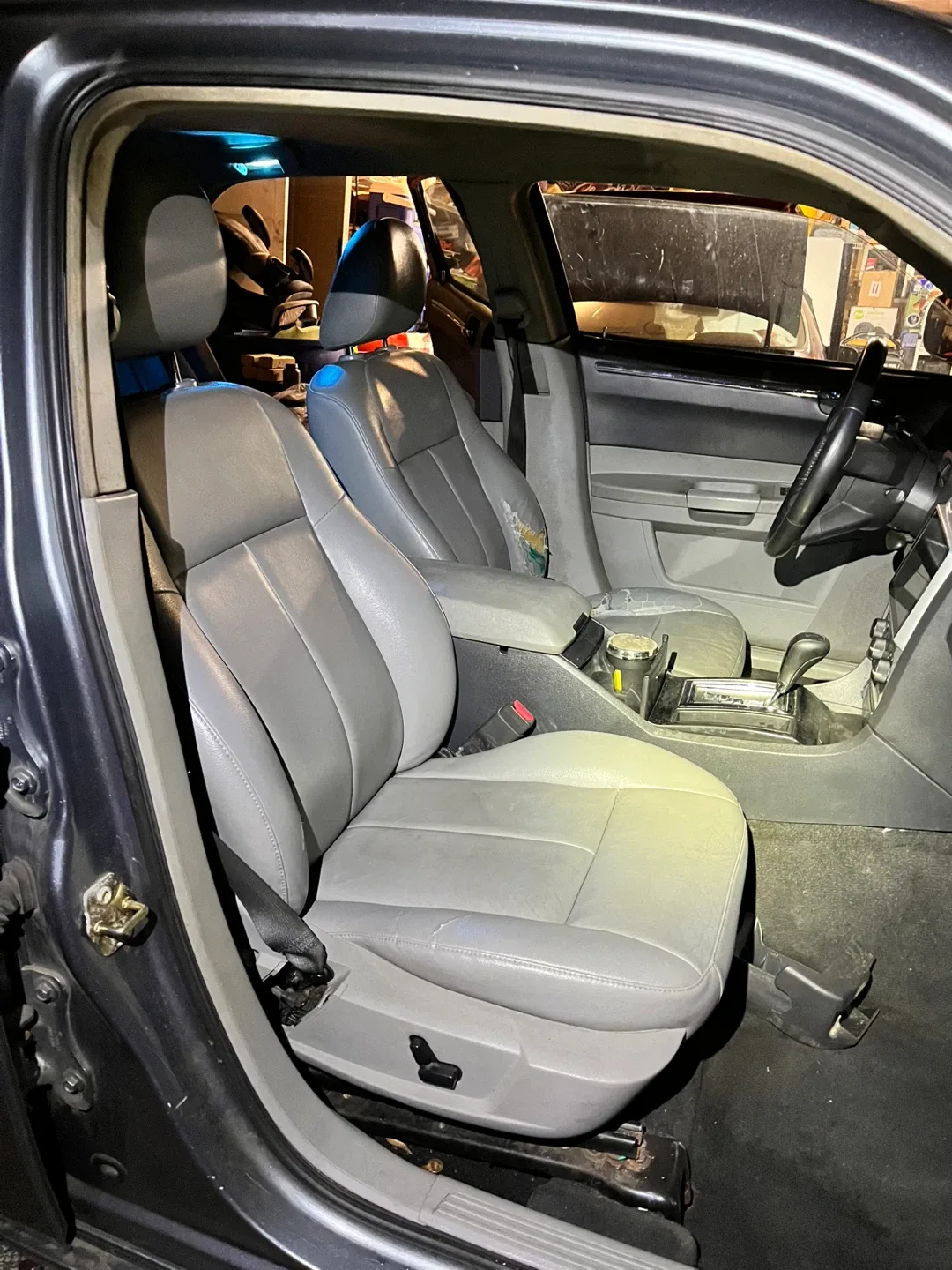 Chrysler 300 Sedan - Silver image indicator(6)