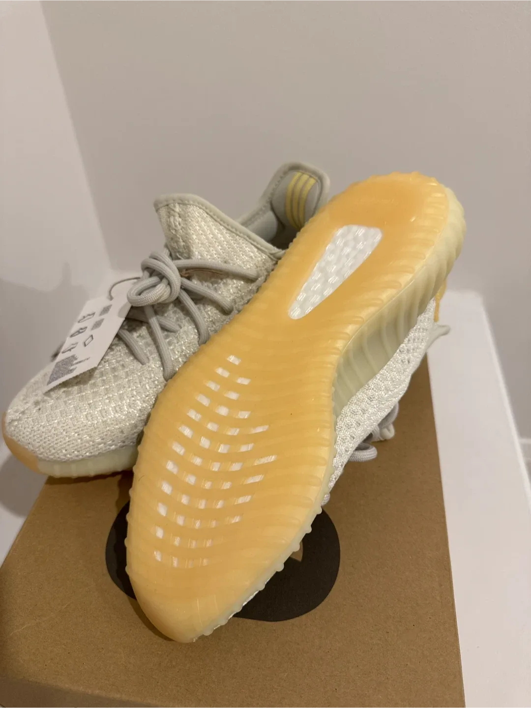 Adidas Yeezy Boost 350 V2 Light/Light Size 6.5 image indicator(3)