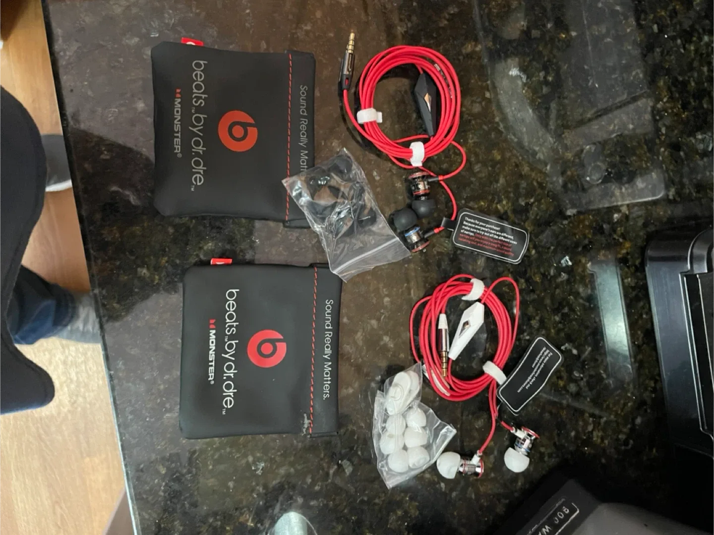 Beats by Dr. Dre Monster In-Ear Headphones image indicator(3)