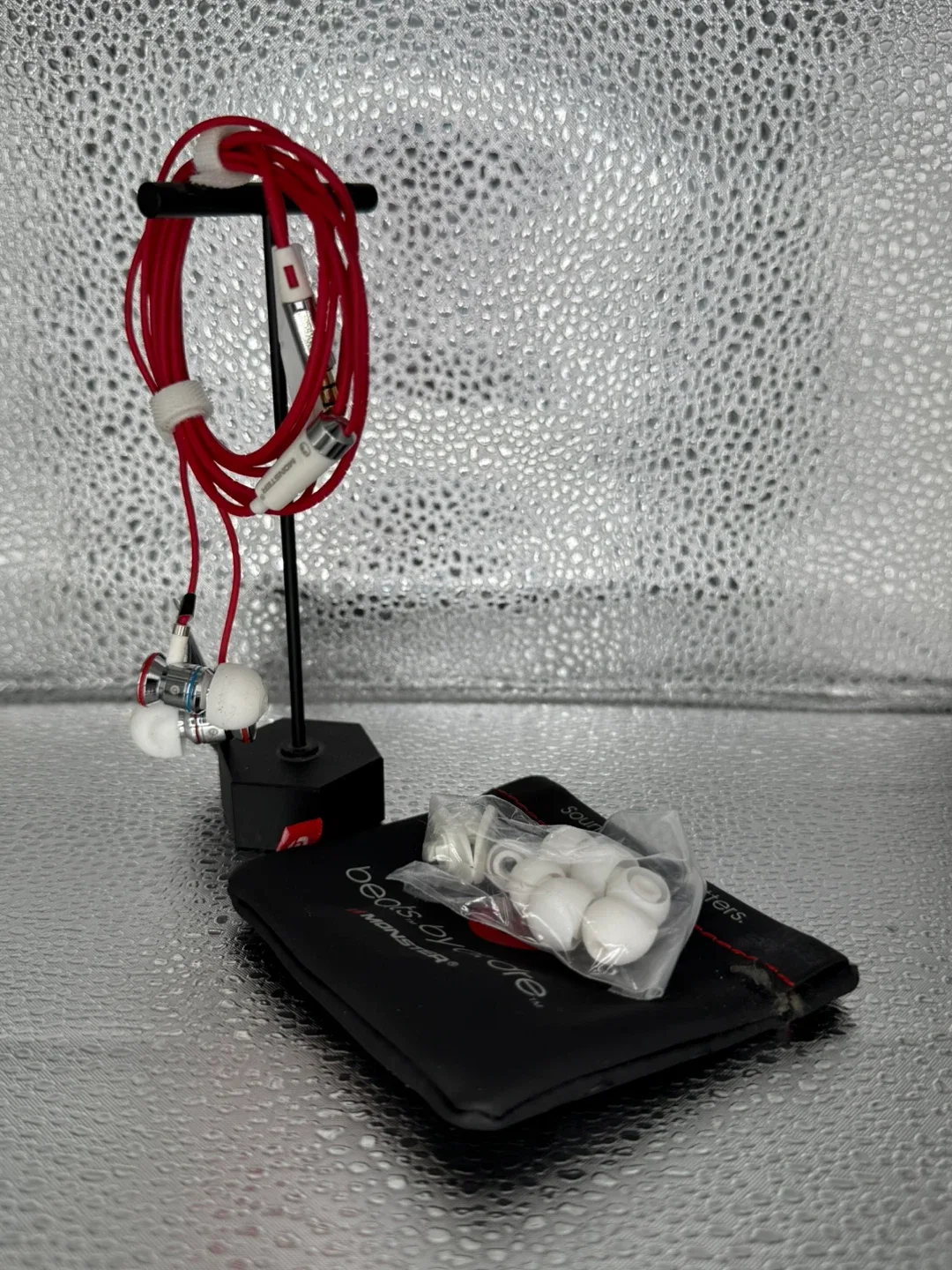 Beats by Dr. Dre Monster In-Ear Headphones image indicator(4)