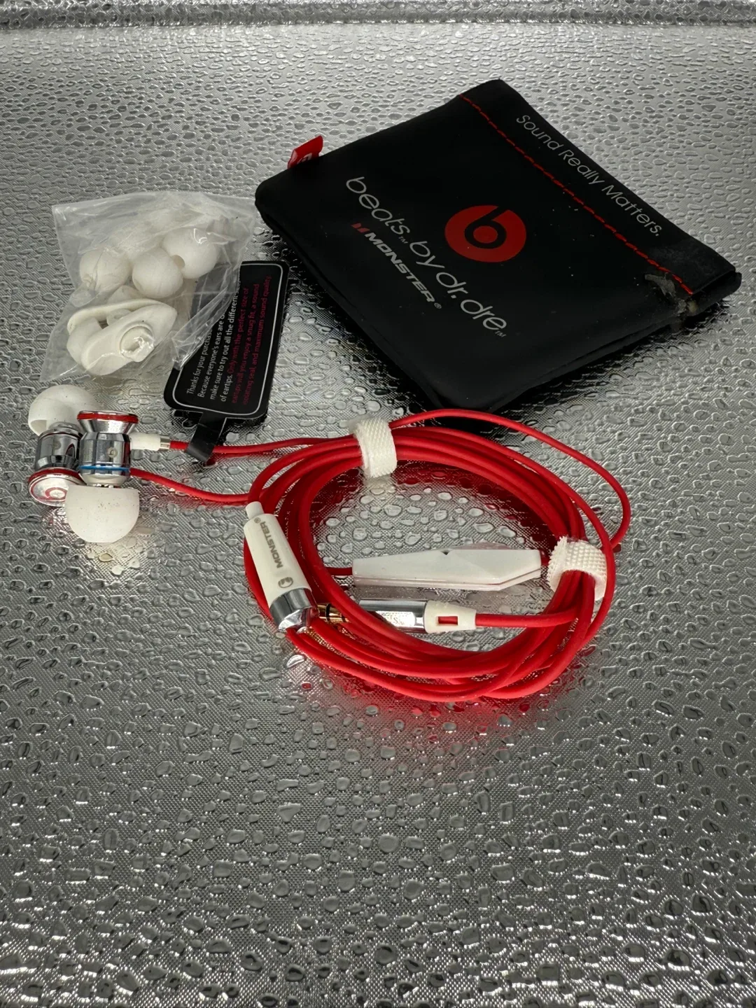 Beats by Dr. Dre Monster In-Ear Headphones image indicator(5)