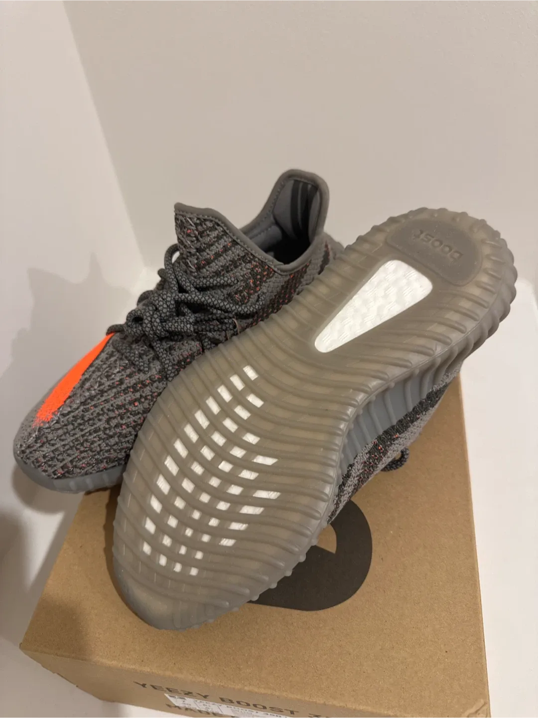 Adidas Yeezy Boost 350 V2 Beluga Size 7 US image indicator(3)