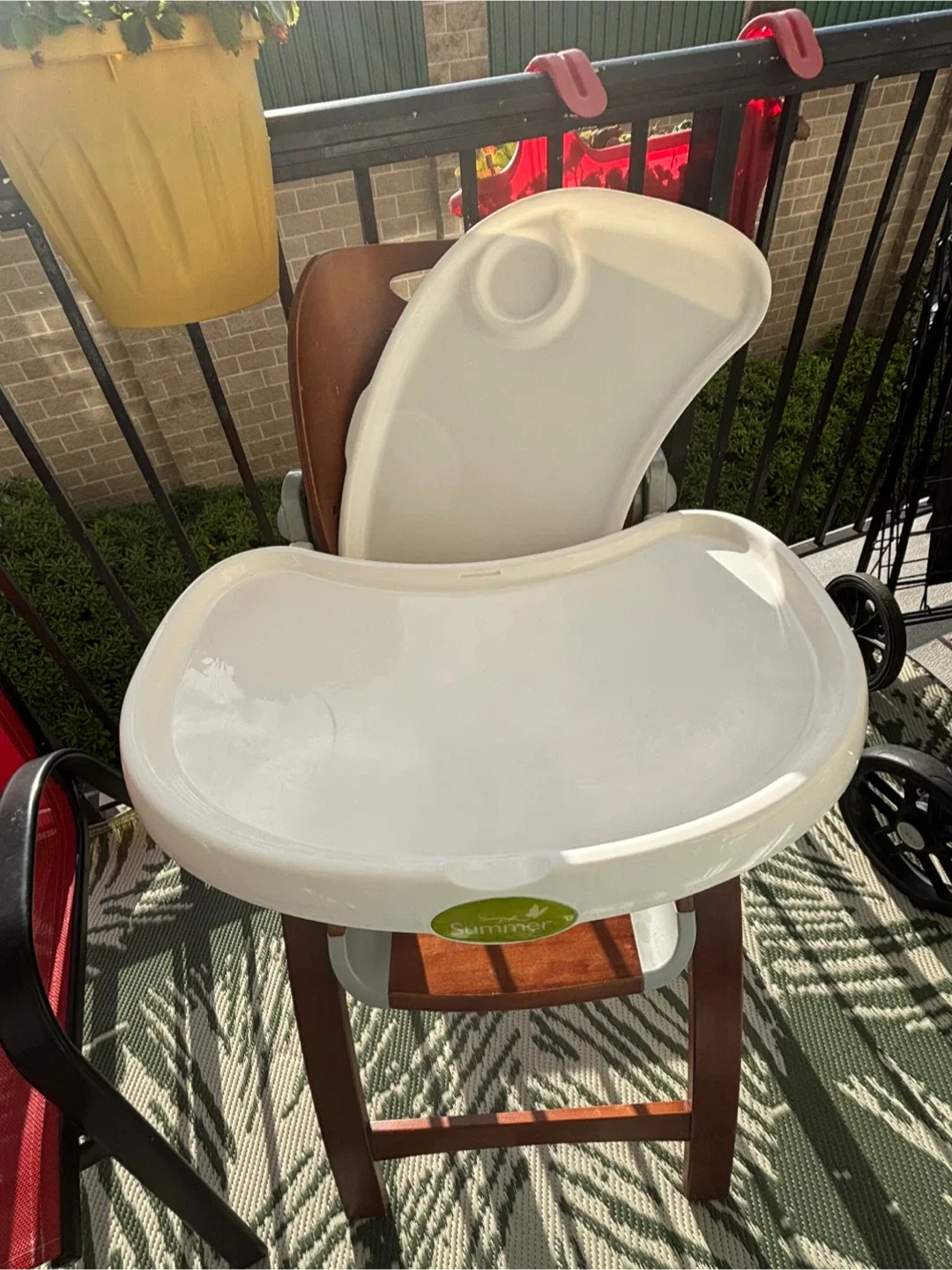 Summer Infant Wooden High Chair image indicator(2)