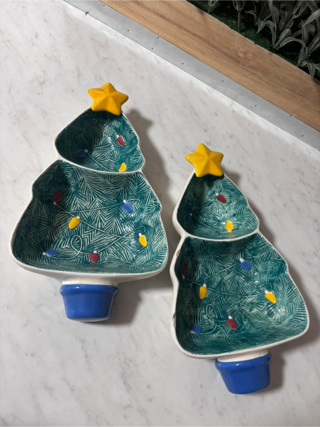 Christmas Tree Shaped Serving Dishes thumbnail