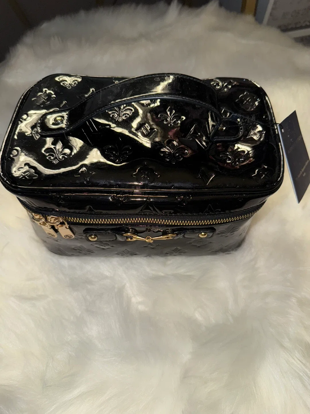 Adrienne Vittadini Black Cosmetic Case image indicator(2)