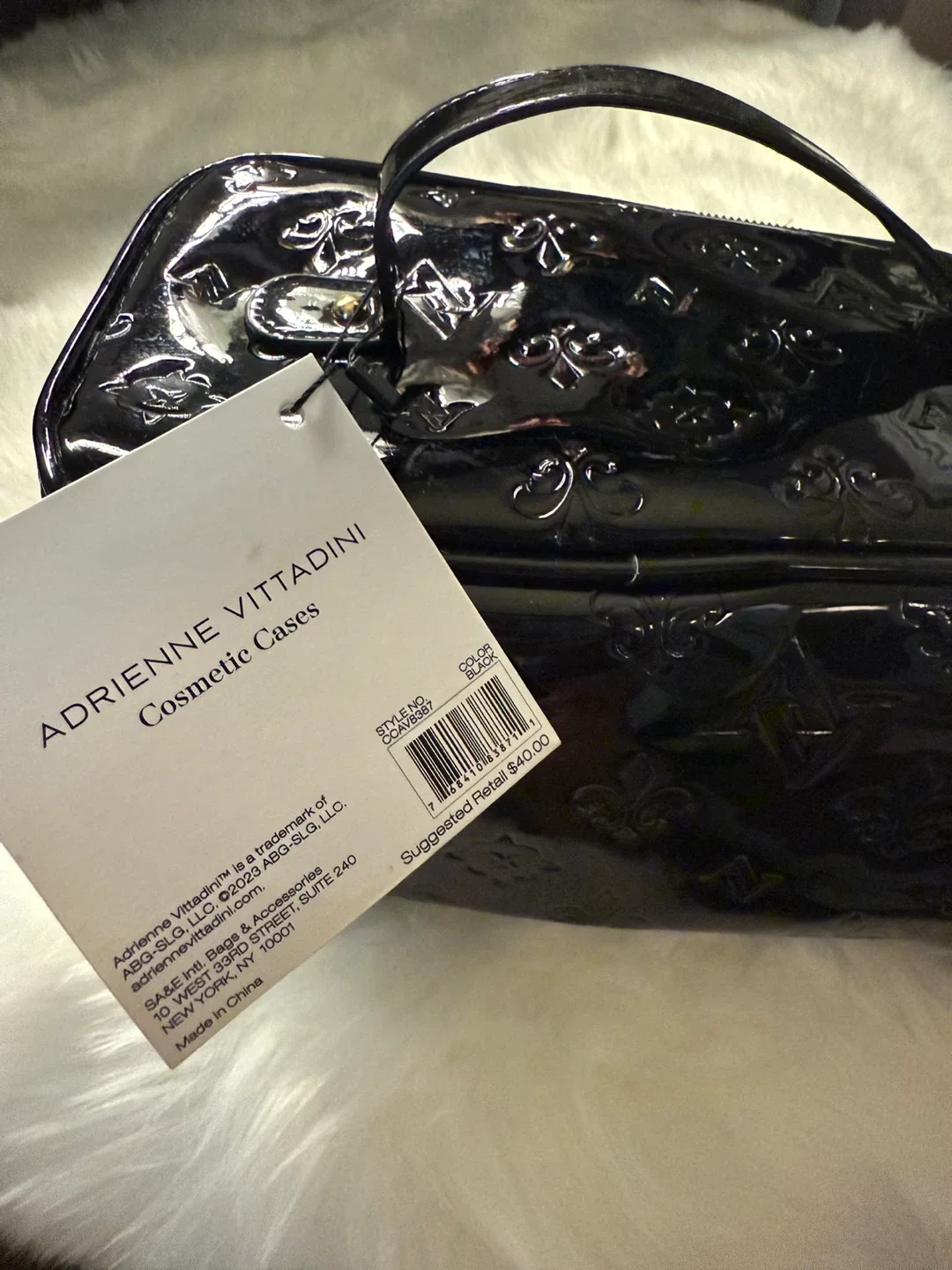 Adrienne Vittadini Black Cosmetic Case image indicator(5)