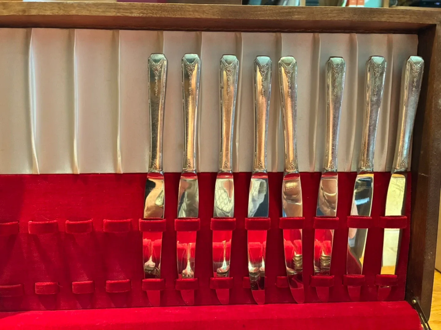 Community Plate Silverware Set with Box image indicator(5)