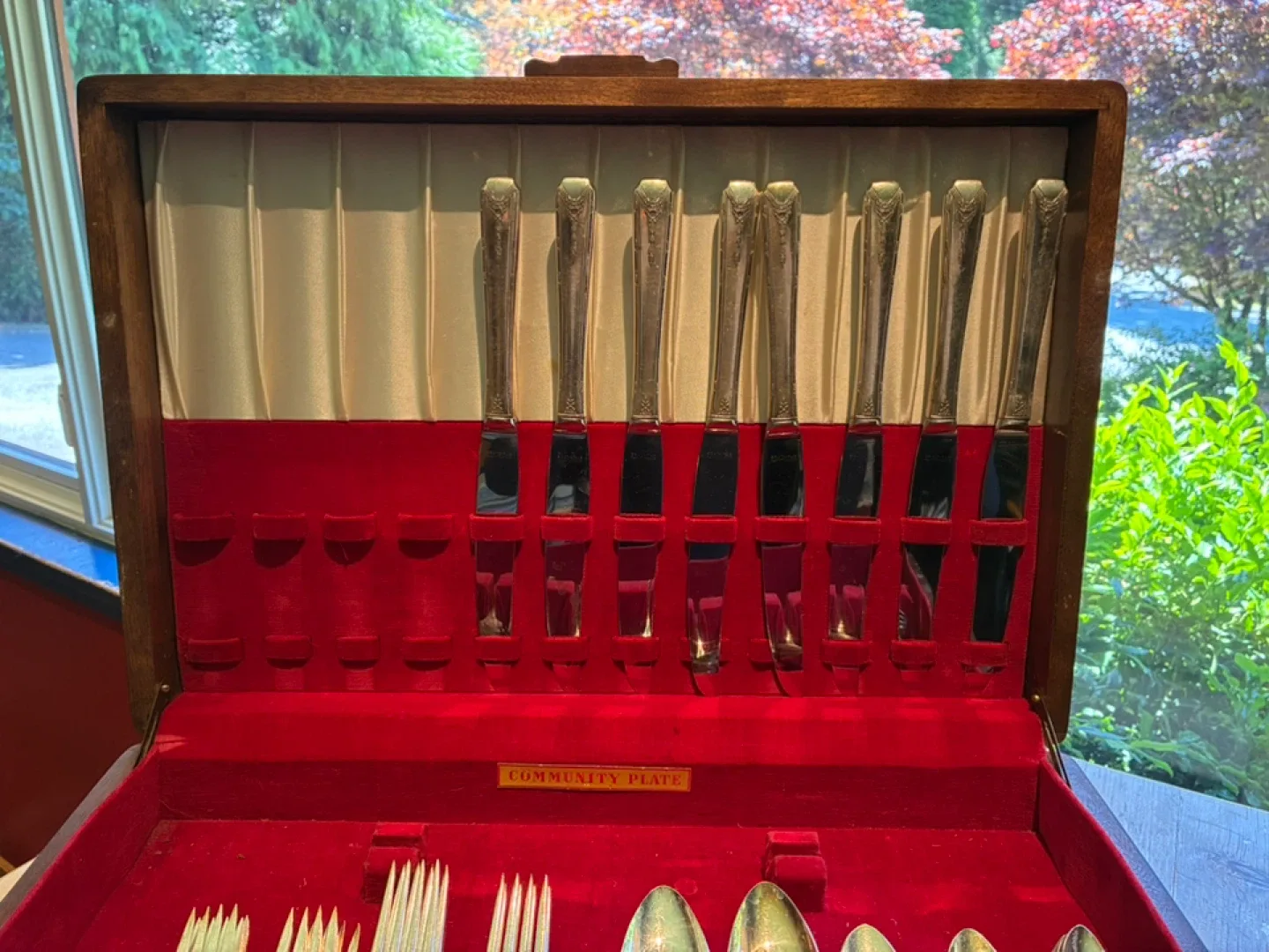 Community Plate Silverware Set with Box image indicator(6)