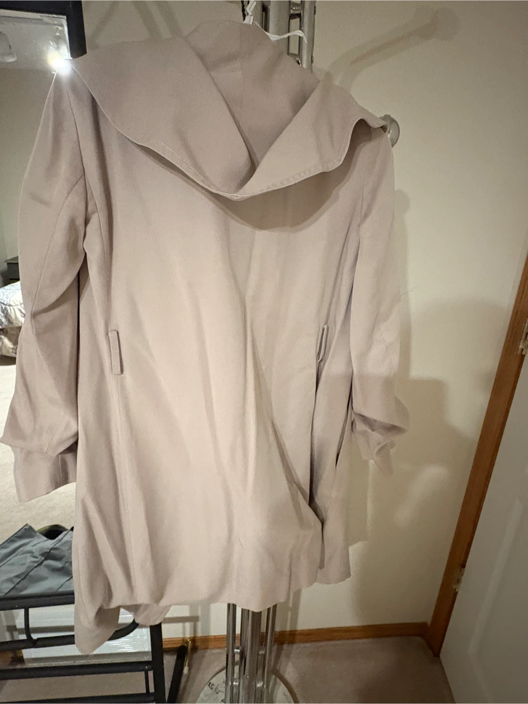 Club Monaco Beige Trench Coat - Size S/P - photo 2
