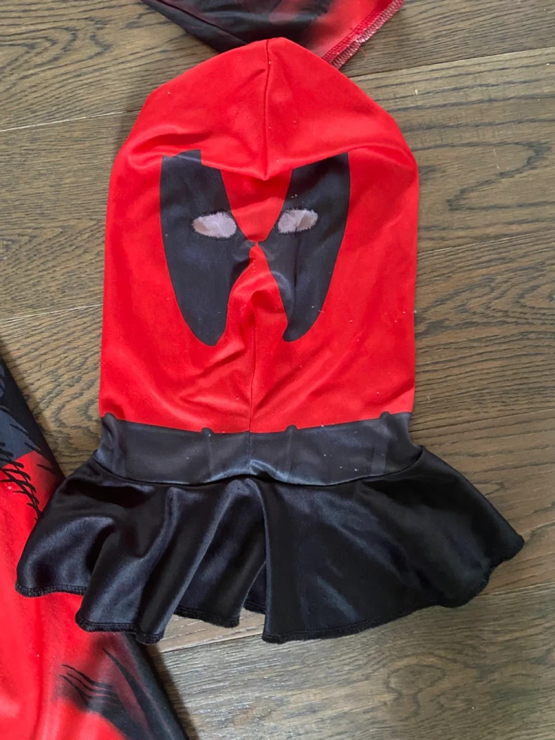 Rubie’s Deluxe Teen Halloween Costume: Muscles Deadpool image indicator(3)