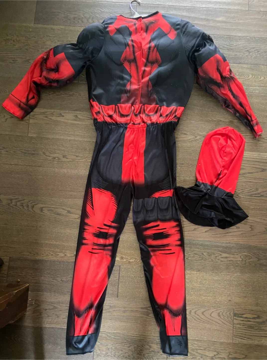 Rubie’s Deluxe Teen Halloween Costume: Muscles Deadpool image indicator(5)