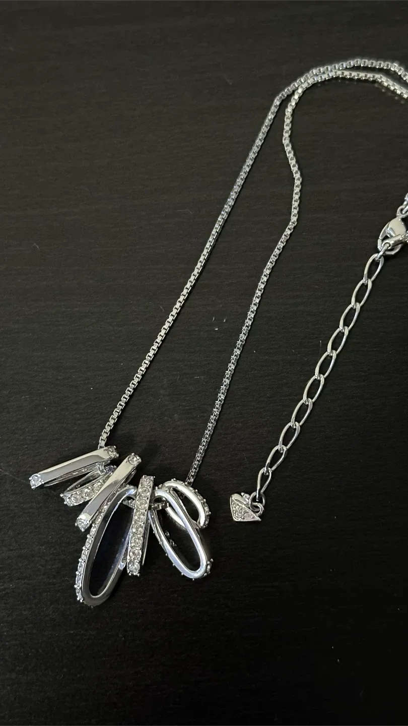 Swarovski Silver Necklace image indicator(4)