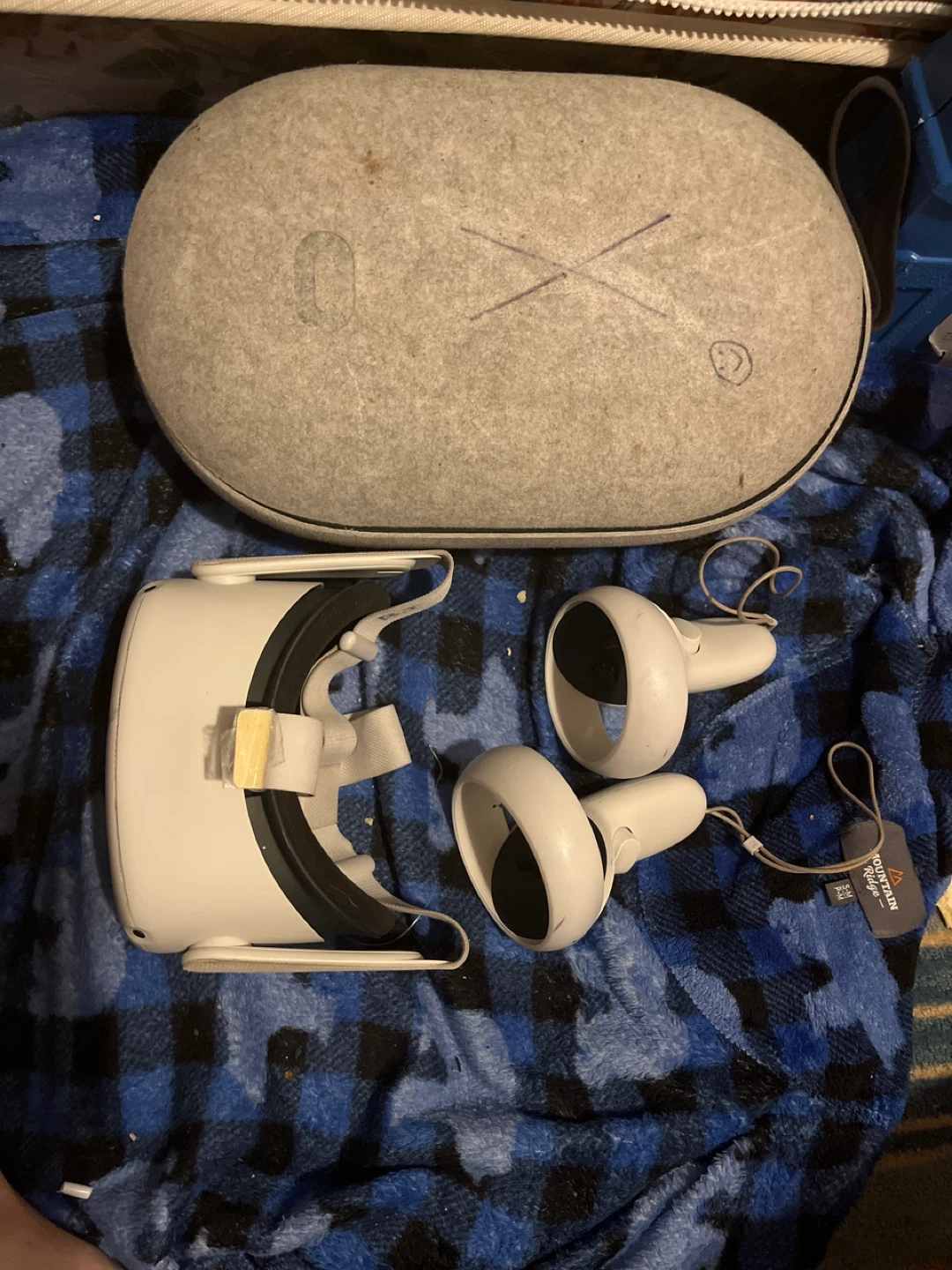 Meta Quest 2 VR Headset with Case - photo 2